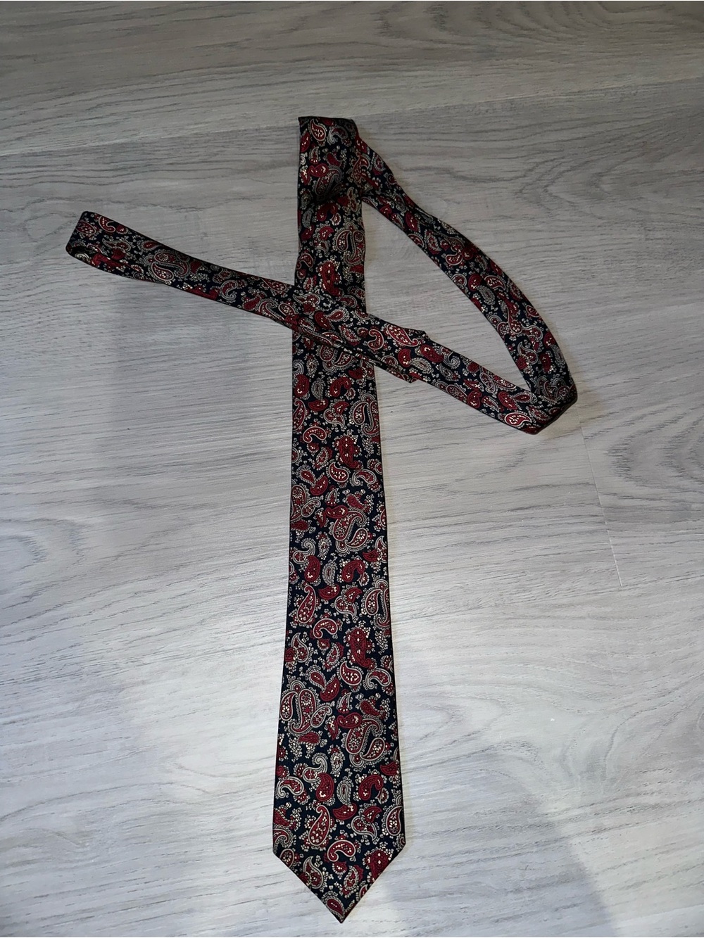 Vintage Nino Cerruti Classic Paisley Silk Tie in Navy and Red - Men Accessories